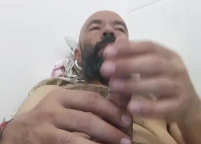 Solitary Caricia Ends in Pussy Cum Flood