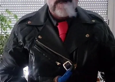 Red Tie in Full Langlitz