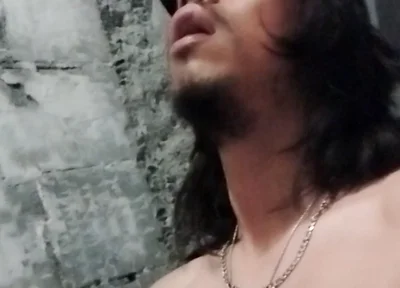 Starting My Thursday in the Bathroom