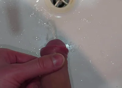 Pissing to the Bathroom Sink - POV
