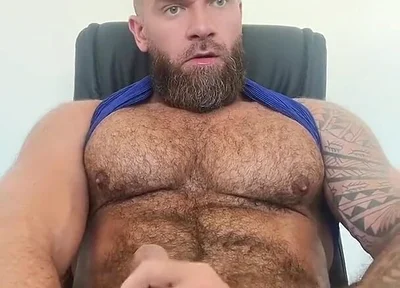 Big Muscle Bear Jerking and Cums