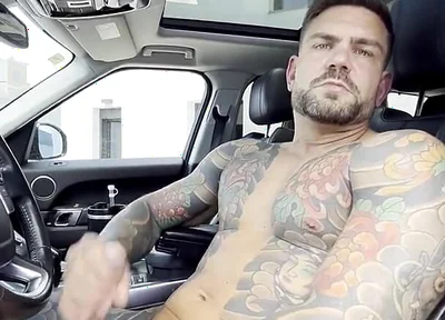 Guy Masturbates in the Car