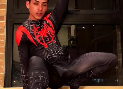 Suit Spiderman and Poses