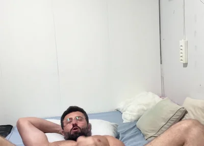 Showing the Big Dick