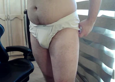 Muscular Camboy Works Out His Upper Body
