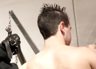 Bukkake Amateur with Gay Twinks Sucking All His Friends to the Cum