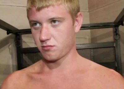 Bukkake Amateur with Gay Twinks Sucking All His Friends to the Cum