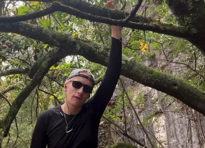 Hiker Bro goes Off-Trail to Jerk Off