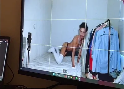 Sex Siren with Cumshot