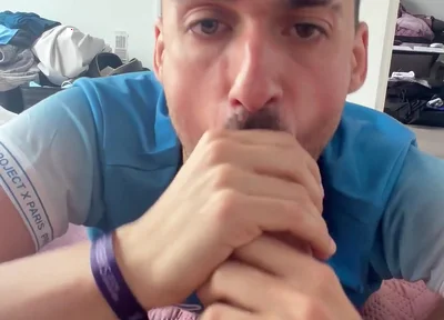 Straight Muscle Dude Gets Sucked by Flatmate