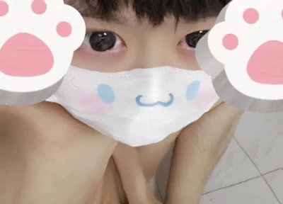 Cute Man Masked Masturbating and Ejaculating on His Own Foot