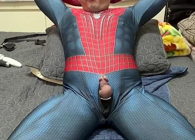 Fat Spider Draws by Drawing in the Red Center