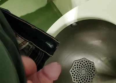 Young Skninny Boy Piss on the Train