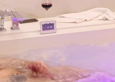 Hairy Muscle Stud: Luxury Jacuzzi Strip & Raw Jerk off - 4K Bodybuilder Solo