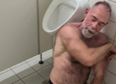Bathroom Cruising