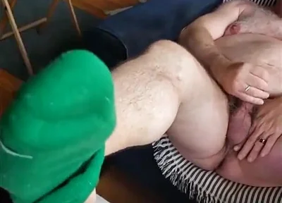Bear Jerks off in Green Socks