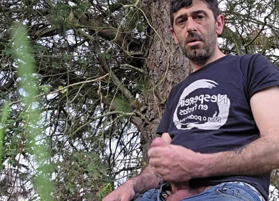 Straight Guy Masturbates in the Woods