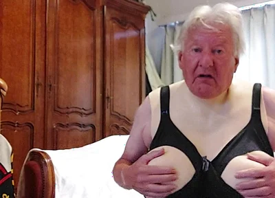 Nursing Bra and Thight Miniskirt