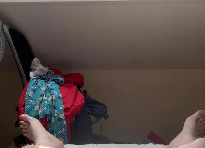Horny Gay UK Slut Enjoying a Wank