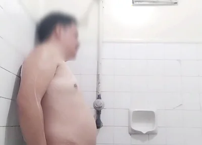 A Handsome Pinoy Masturbating Before a Shower.