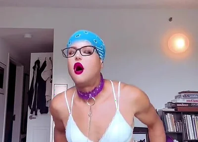 Kris Reelz- Humping a Stack of Pillow Like a Bitch