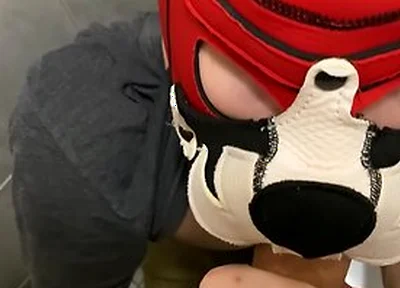Young Guy Sucks Deepthroat Big Cock In Public Toilet