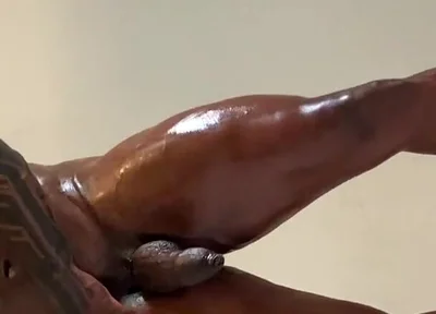 Oiled Sexy Body