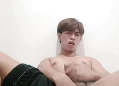 Young Asian Guy Wants You Daddy