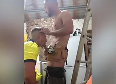 Tradie Lad Drops To His Knees