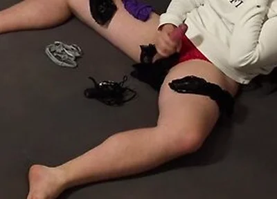 Crossdresser Wearing And Jerking In Stepmoms Panties