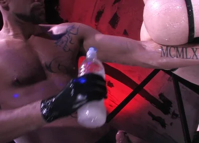 Fistpack 30 - 3 Fists in Paris