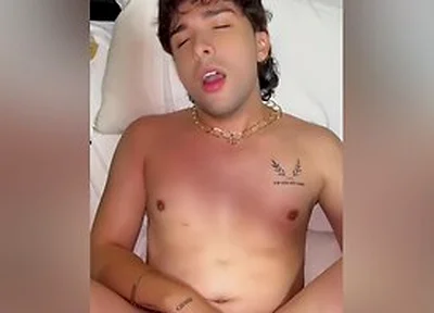 Estaba De Fiesta Y Fui Al Hotel Con Este Gordo Oso De Verga Gruesa Y Terminamos Follando Duro
