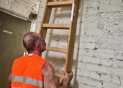 Very Hairy Builder