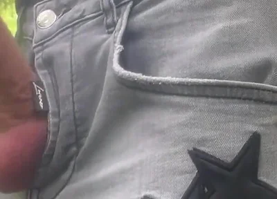 Huge Cumshot Outdoors in the Jeans Mmmm