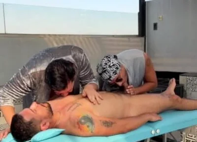 4-hand Massage