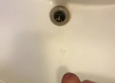 Stayed in a Houseshare for a Night and I Unloaded in the Sink
