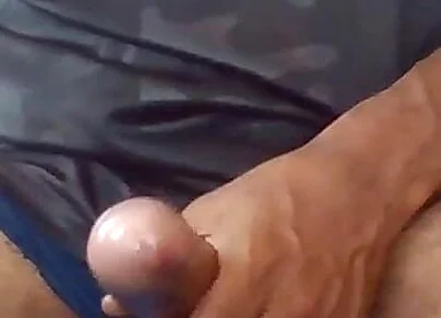 Straight Guy Stroke Huge Cock an Cums Loads