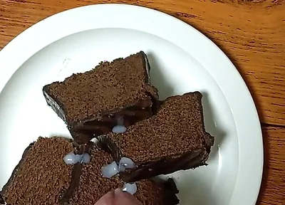 chocolate cake with cum
