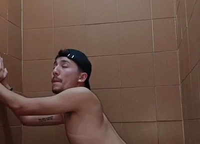 Sitting on the Dildo Until Orgasm Without Using Hands