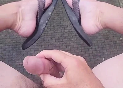 Cumming in Flip Flops Outside
