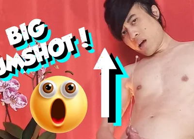 Wow the Big Cumshot! How Far Does Jon Arteen Squirt His Juicy Cum in This Hot Show of a Sexy Naked Gay Twink Masturbating