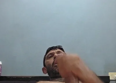 Straight Guy Jerks off in Close-up