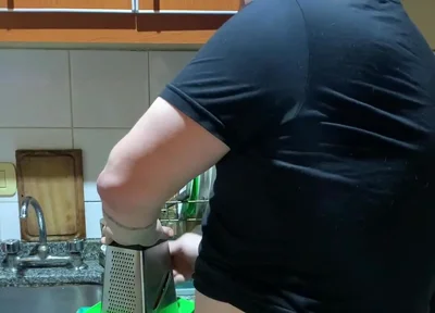 I like to cook and to cum