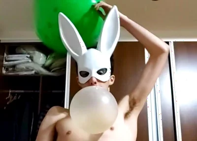 Bunny Looner Blowing up Big Balloons While Jerking off on Stream
