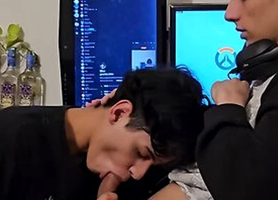 I Wanted Dick So I Teased My Boyfriend While He Was Playing