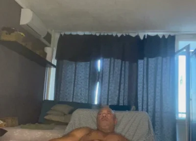 Bodybuilder Home Wank Alone