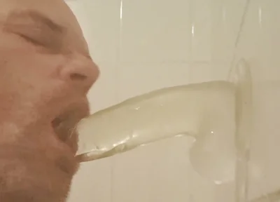 Sucking Round in the Bathroom