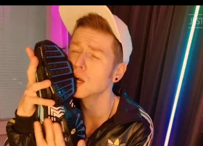 It's Sneaker Likin' Good