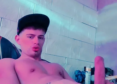 I Masturbate in My Friend's Room Until I Ejaculate