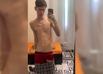 Skinny Jaw Cracks with Cock Size